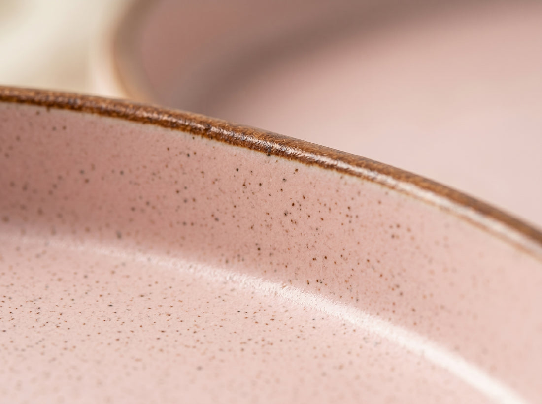 Kath N Clay Premium Ceramic Dinner Plate (Single Piece) | Blush Pink Speckled Stoneware Plate with Raised Rim | Modern Flat Plate for Main Course, Pasta & Serving | Microwave & Dishwasher Safe | Luxury Minimalist Tableware